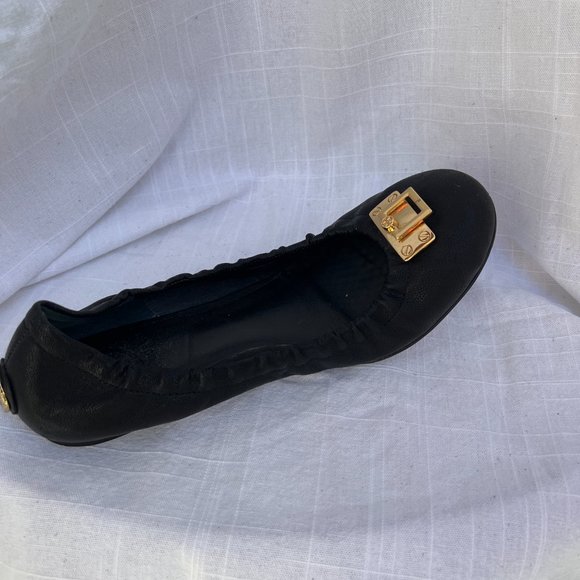 Tory Burch Black Leather Flats Round Toe Gold Tone Lock Buckle Slip On Shoes 7 - Picture 6 of 9